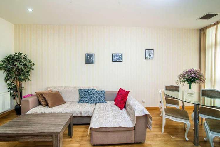 Confiant Hotel