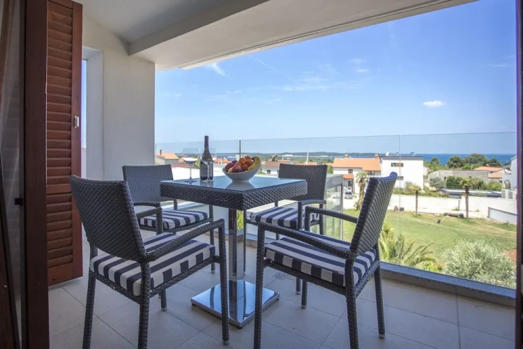1 Bedroom Apartment with balcony and with view