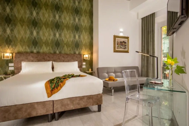 Standard Triple room