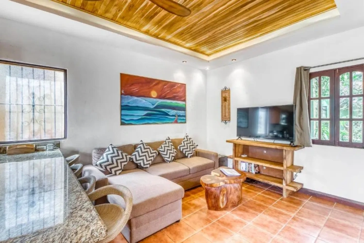 2 Bedrooms Apartment