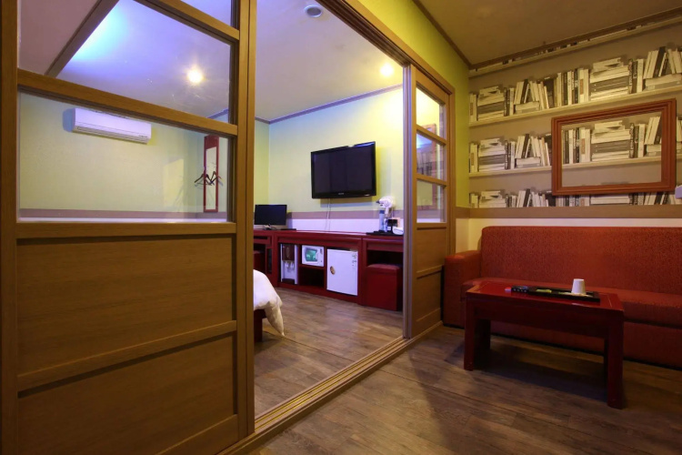 KS Hotel