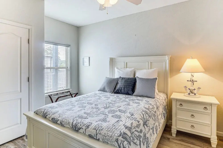 Lake of the Ozarks Retreat w/ Waterfront View!