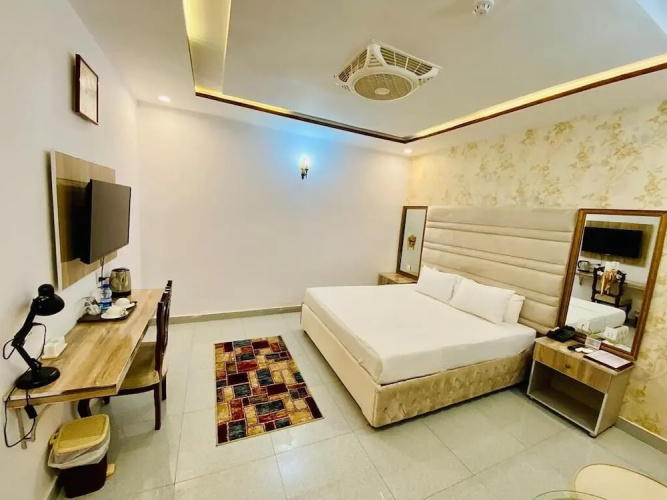 Neshaz Hotel