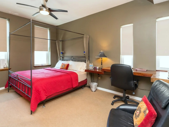 Inn At 2920