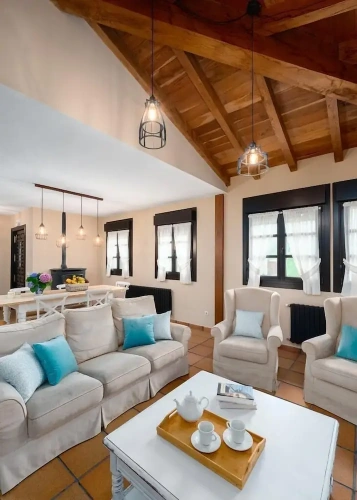4 Bedrooms Cottage