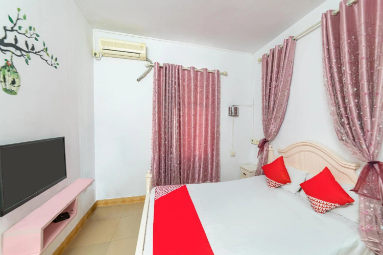 Oyo Rainbow House