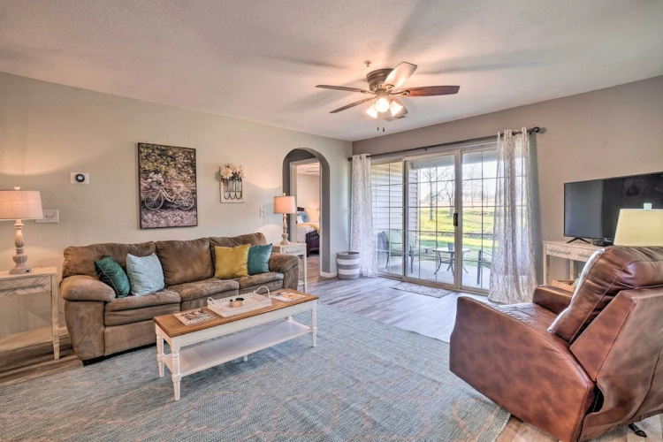 Family-friendly Condo ~ 3 Mi to Branson Landing