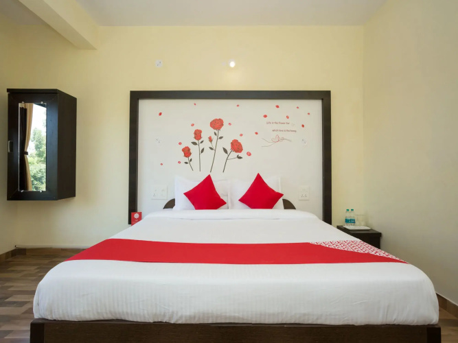 OYO 12936 Hotel Paradise