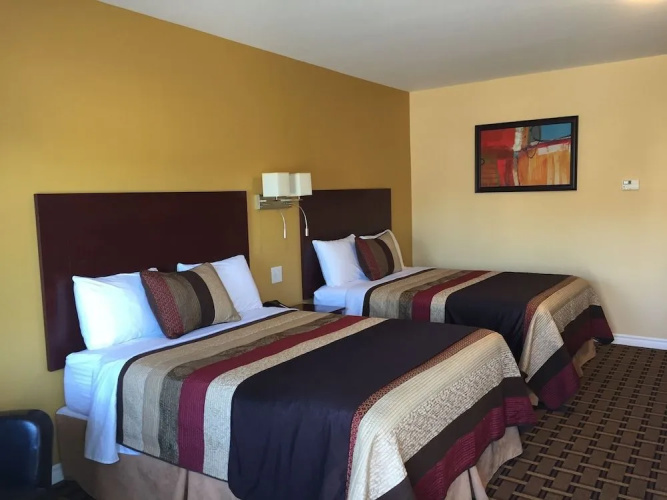 Fox Motor Inn