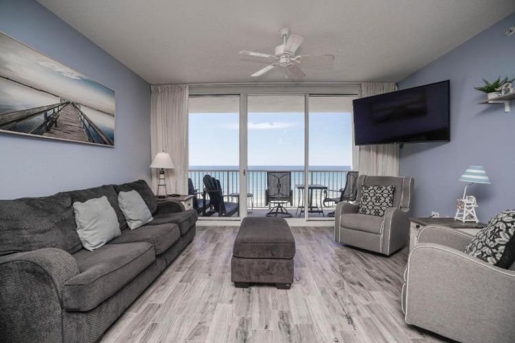 2 Bedrooms Apartment with sea view