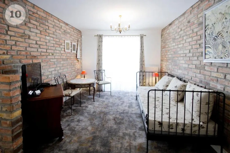 2 Bedrooms Double Suite