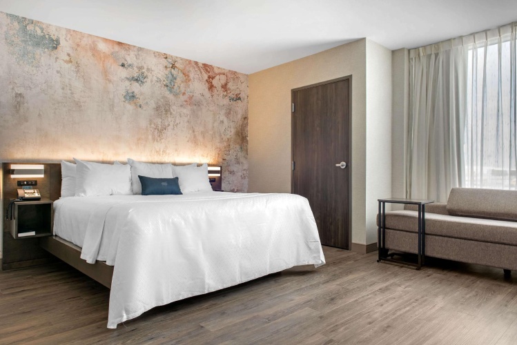 1 Bedroom Deluxe Double Suite