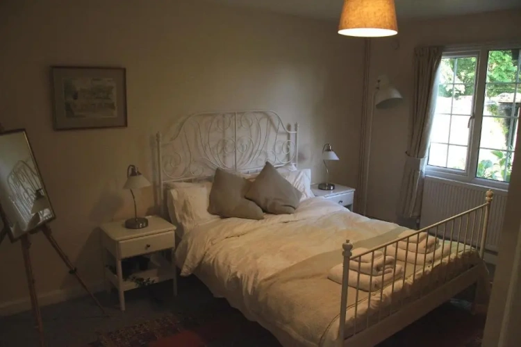 2 Bedrooms Bungalow