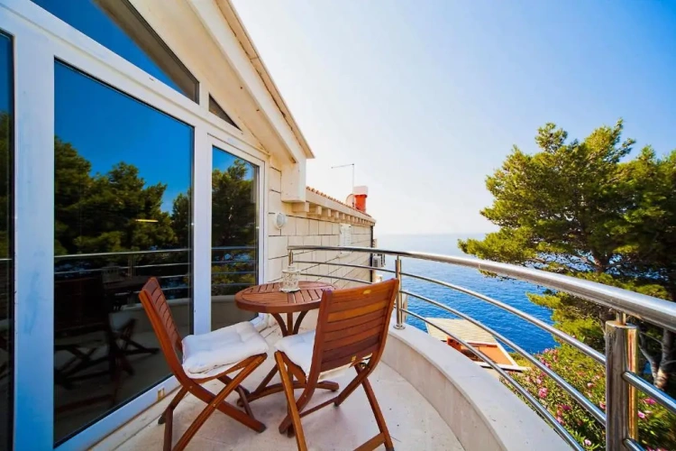 1 Bedroom Apartment with balcony and with partial sea view