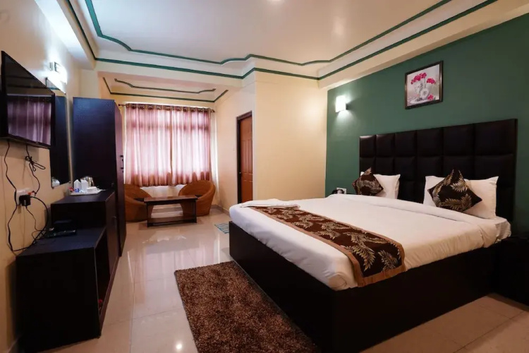Hotel White Lotus