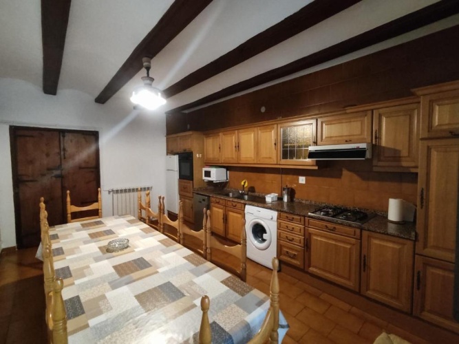 4 Bedrooms Cottage