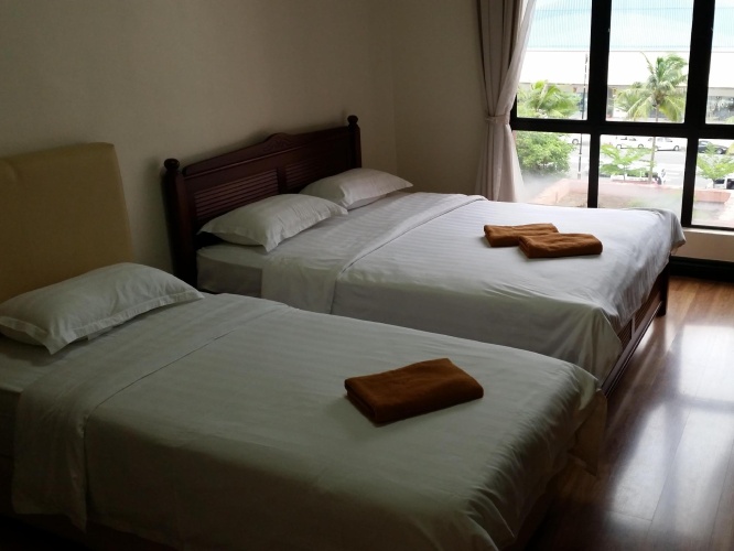 6 Bedrooms Apartment with pool view