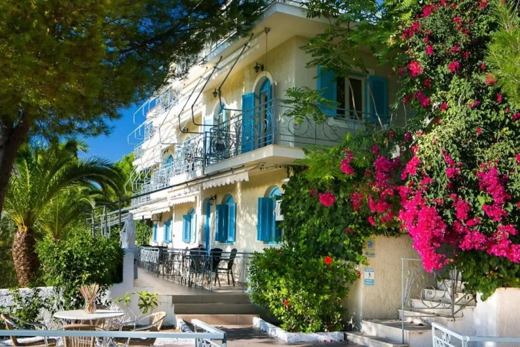 1 Bedroom Double Apartment with balcony and with sea view