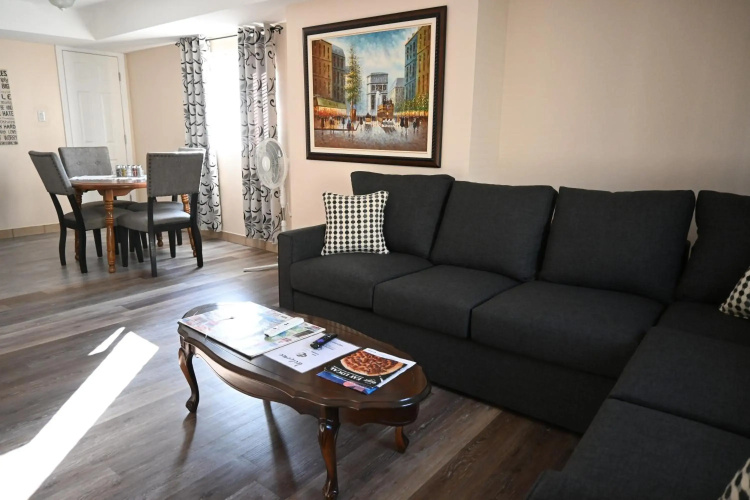 Elgin Suite