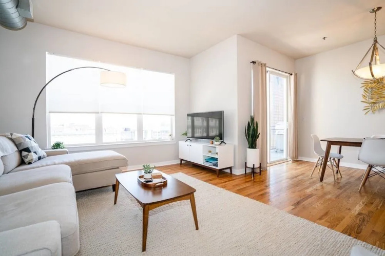 Elegance & Elevation: Mile High Condo in Highland