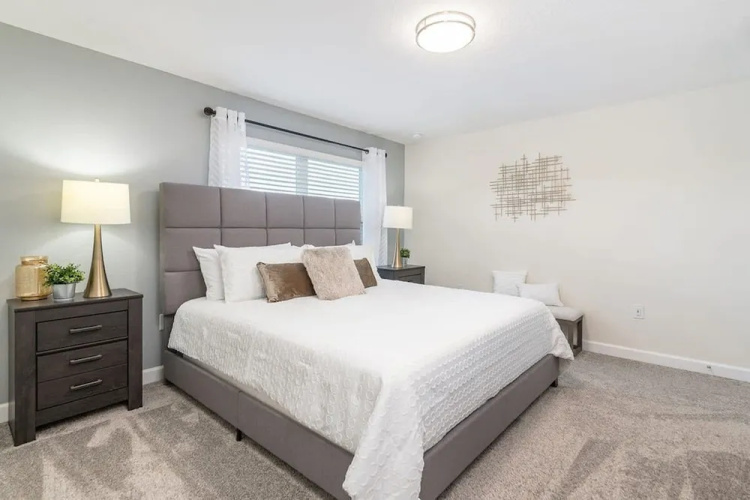 Chic Spacious With Private Pool Ideal Location