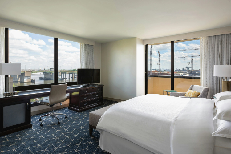 Sheraton Norfolk Waterside photo 7