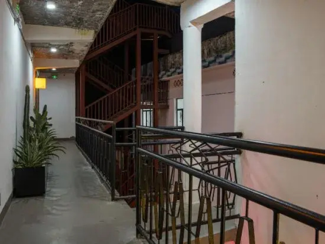 Door Woodworks Homestay