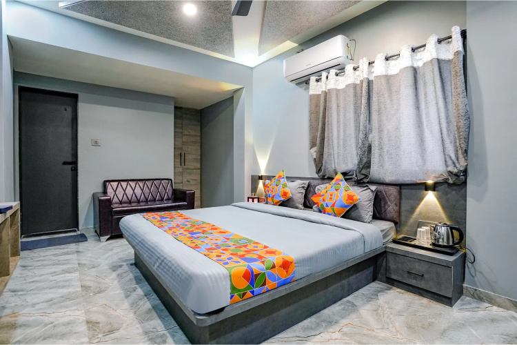 Fabhotel Viva House