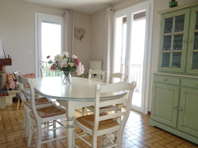 3 Bedrooms Villa