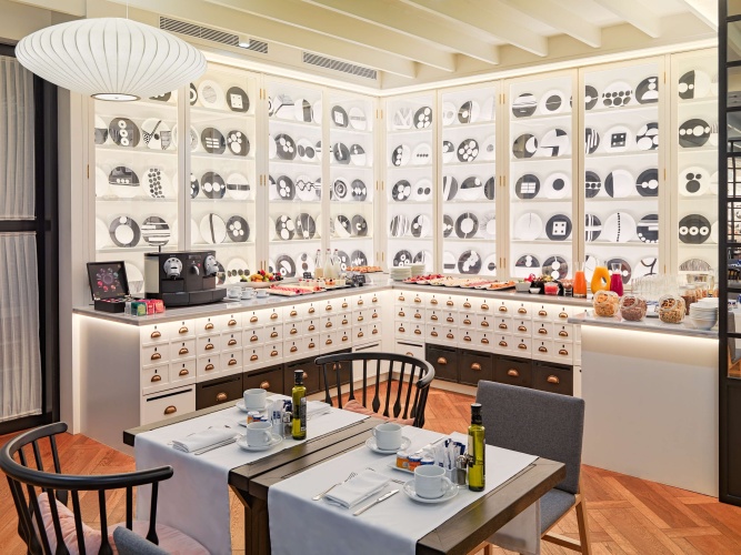 H10 Universitat Hotel - Adults Only photo 21