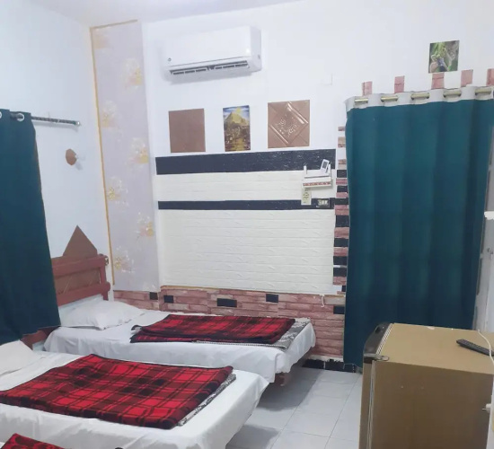 Four Seasons Hostel