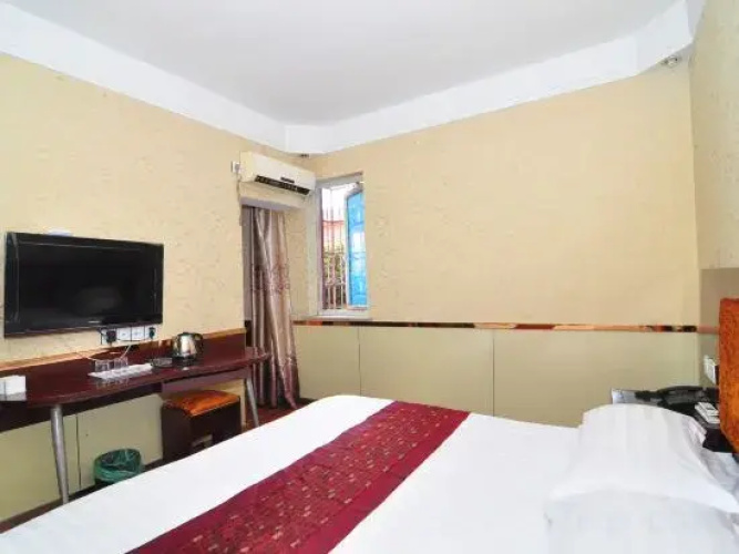 Town Haipeng Hotel