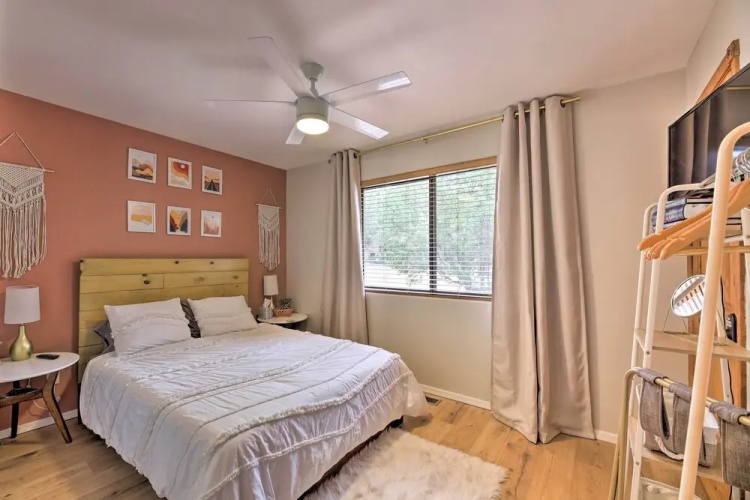 Pet-friendly Show Low Cabin w/ Trail Access!