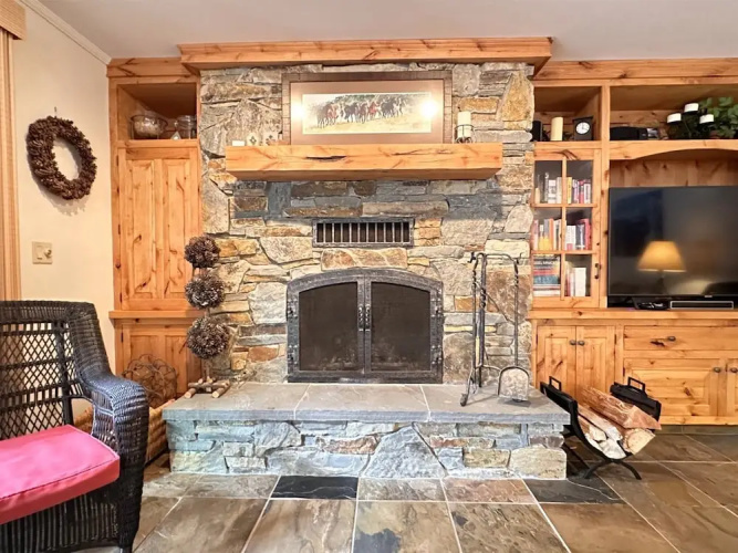 Mh138 Mountain Harbor Holiday Roost