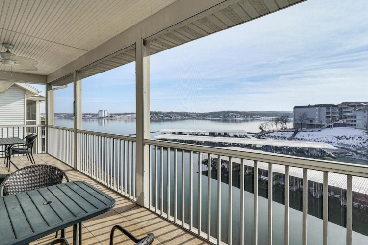 3 Bedrooms Apartment with balcony