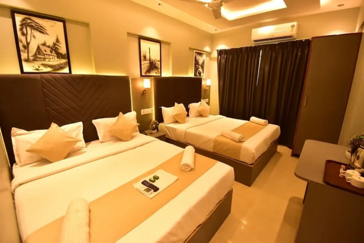 Dhanvantari Hotel