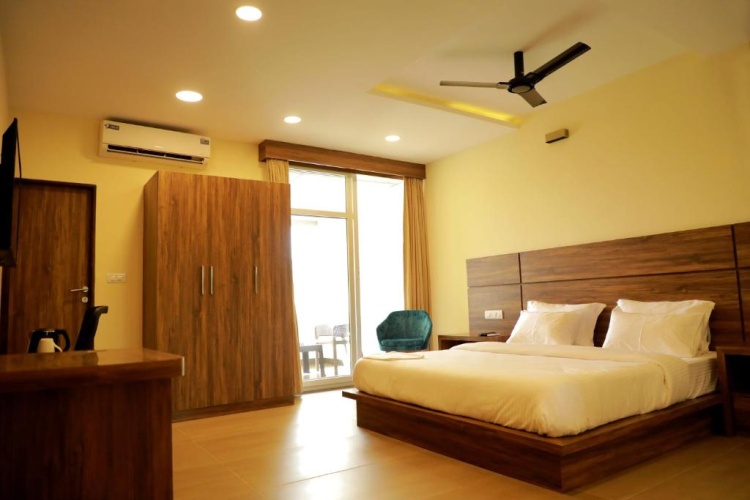 Superior Double room with city view