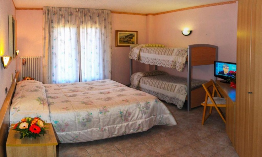 Standard Quadruple room