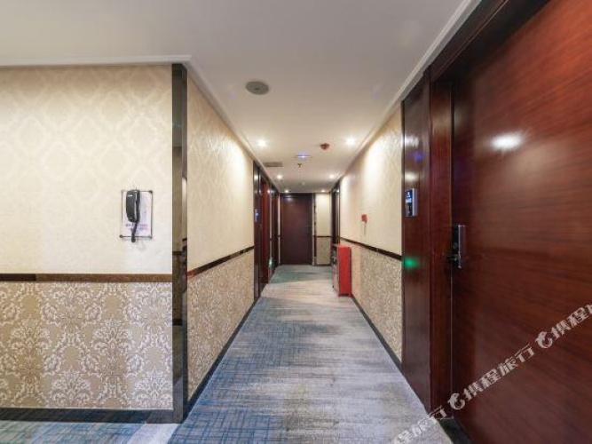 Standard Sextuple room