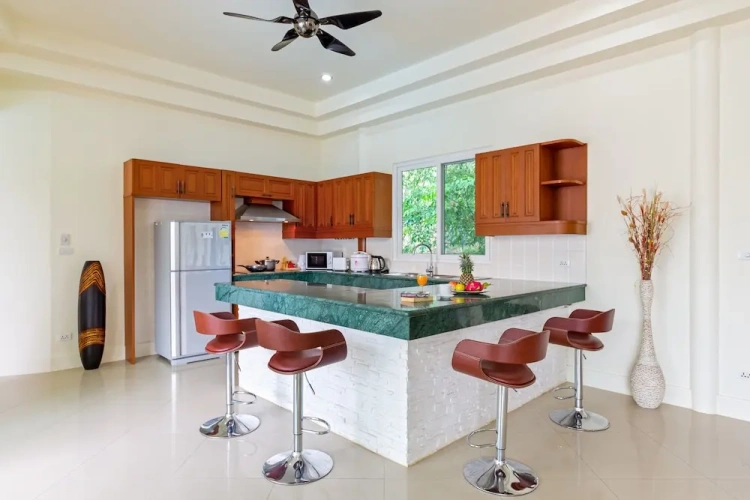 4 Bedrooms Villa
