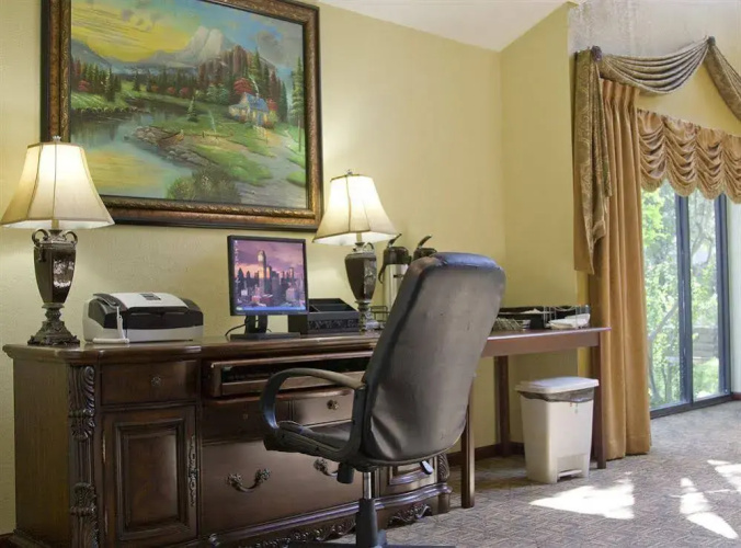 AmeriGold Suites