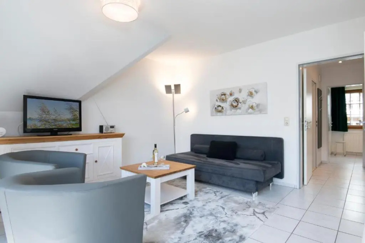 Alte Bergstrasse 6, Wohnung 8