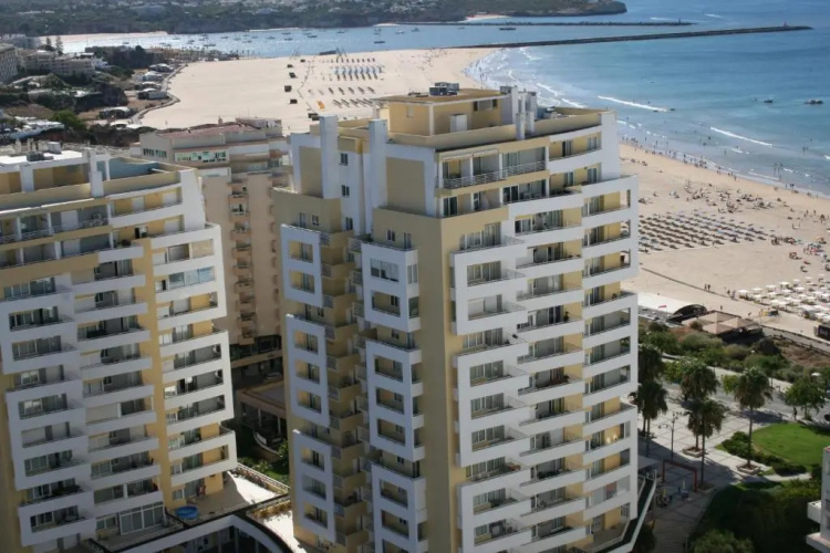Dom Elena - Jardins Da Rocha