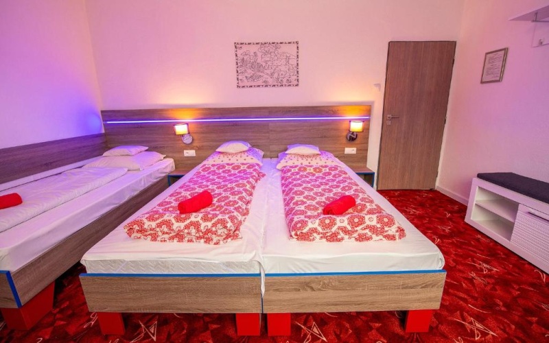 Standard Triple room