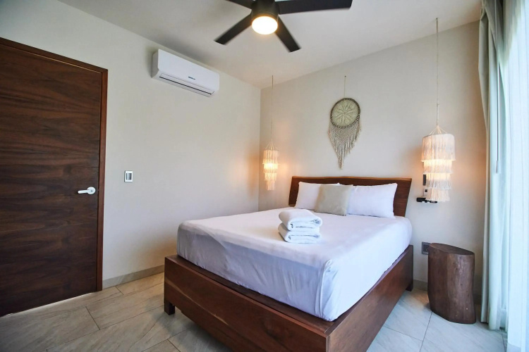 1 bedroom Penthouse with Private Rooftop & Plunge Pool in La Veleta