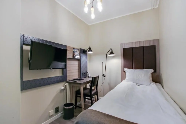 Moderate Cabin without window Single room