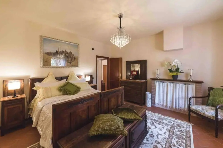 Luxury Italian Villa With Pool & Air Conditioning