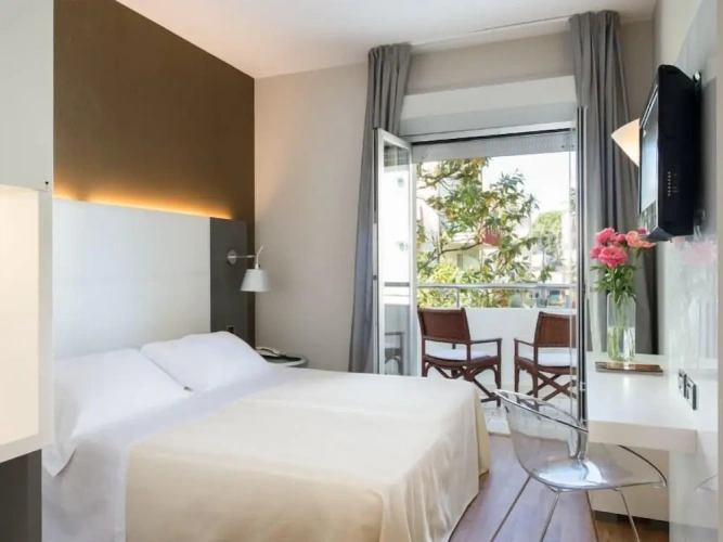 2 Bedrooms Comfort room with balcony