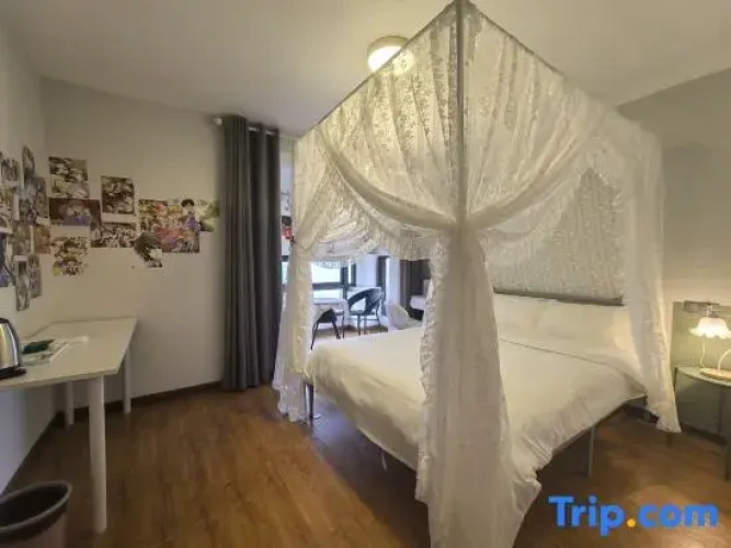2 Bedrooms Comfort room