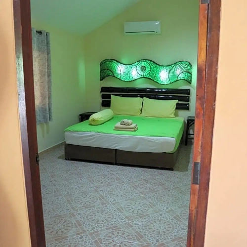 2 Bedrooms Bungalow